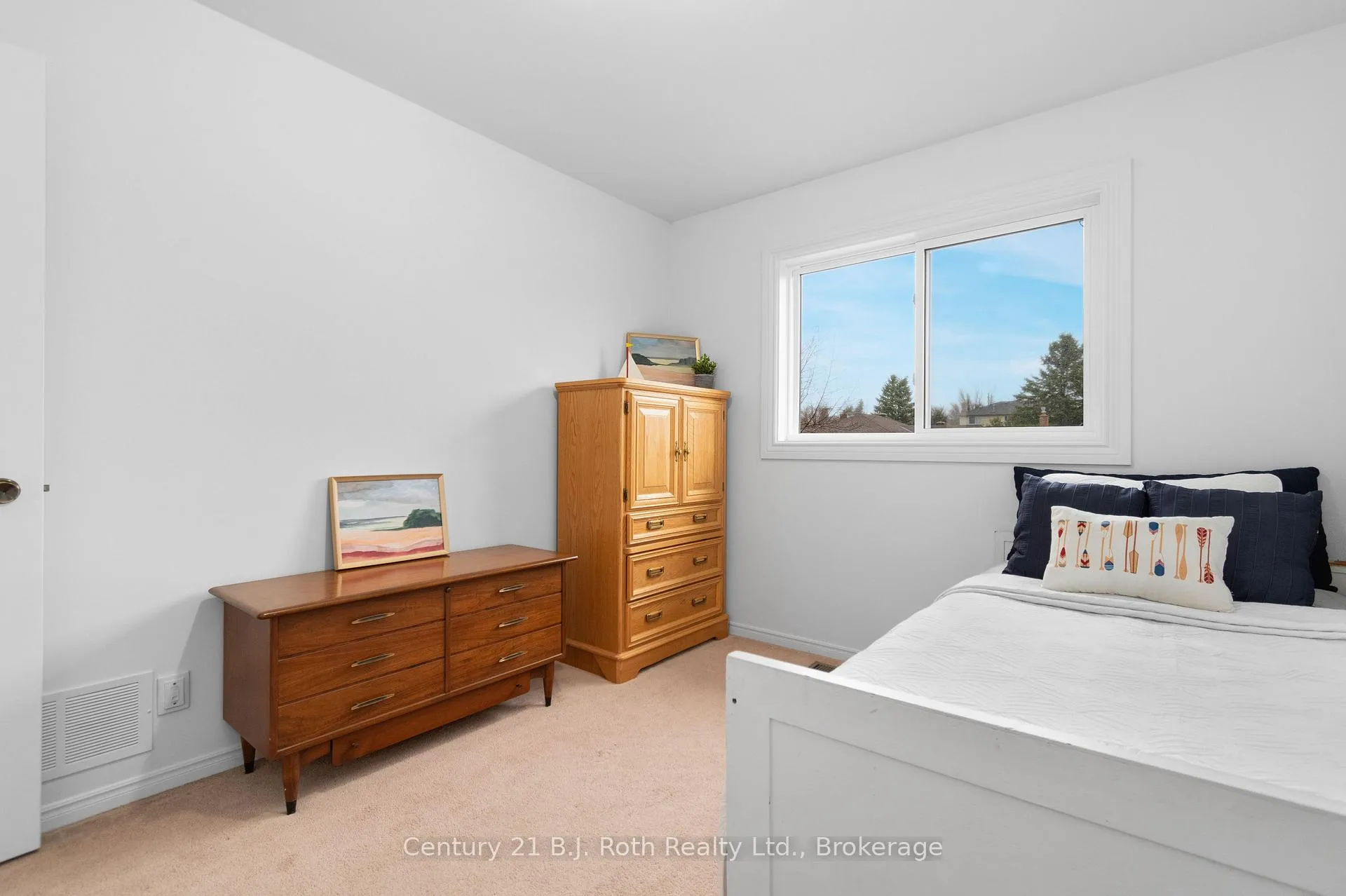 Photo 25 of 7 Carmichael Court, Orillia — HOMEH