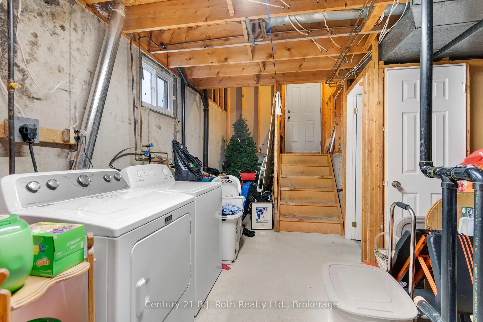 Photo 33 of 7 Carmichael Court, Orillia — HOMEH