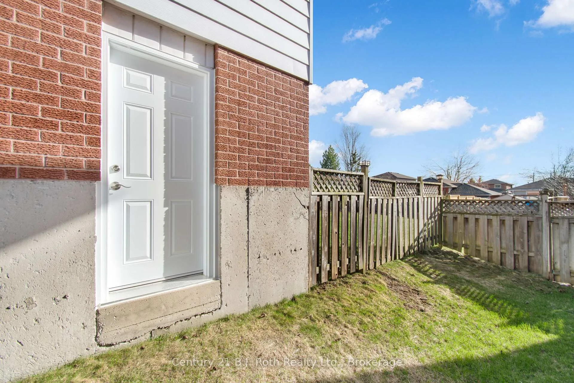 Photo 34 of 7 Carmichael Court, Orillia — HOMEH