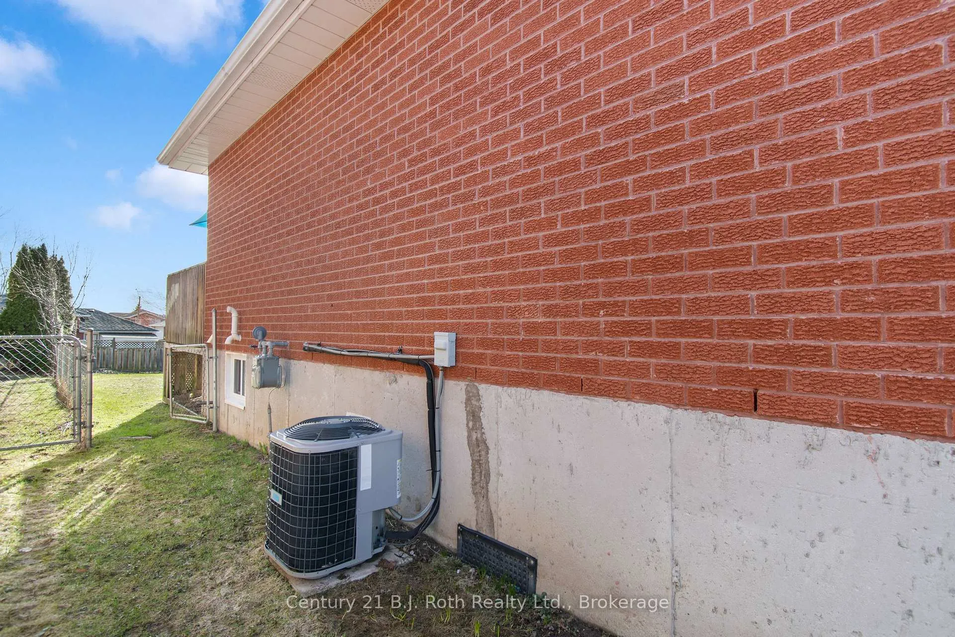 Photo 38 of 7 Carmichael Court, Orillia — HOMEH