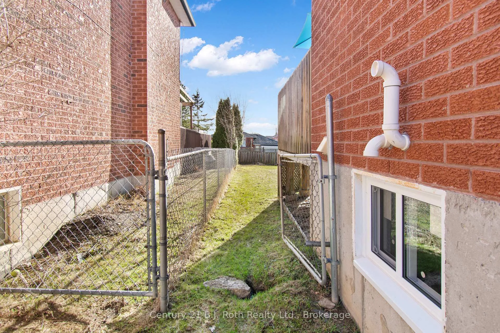 Photo 39 of 7 Carmichael Court, Orillia — HOMEH