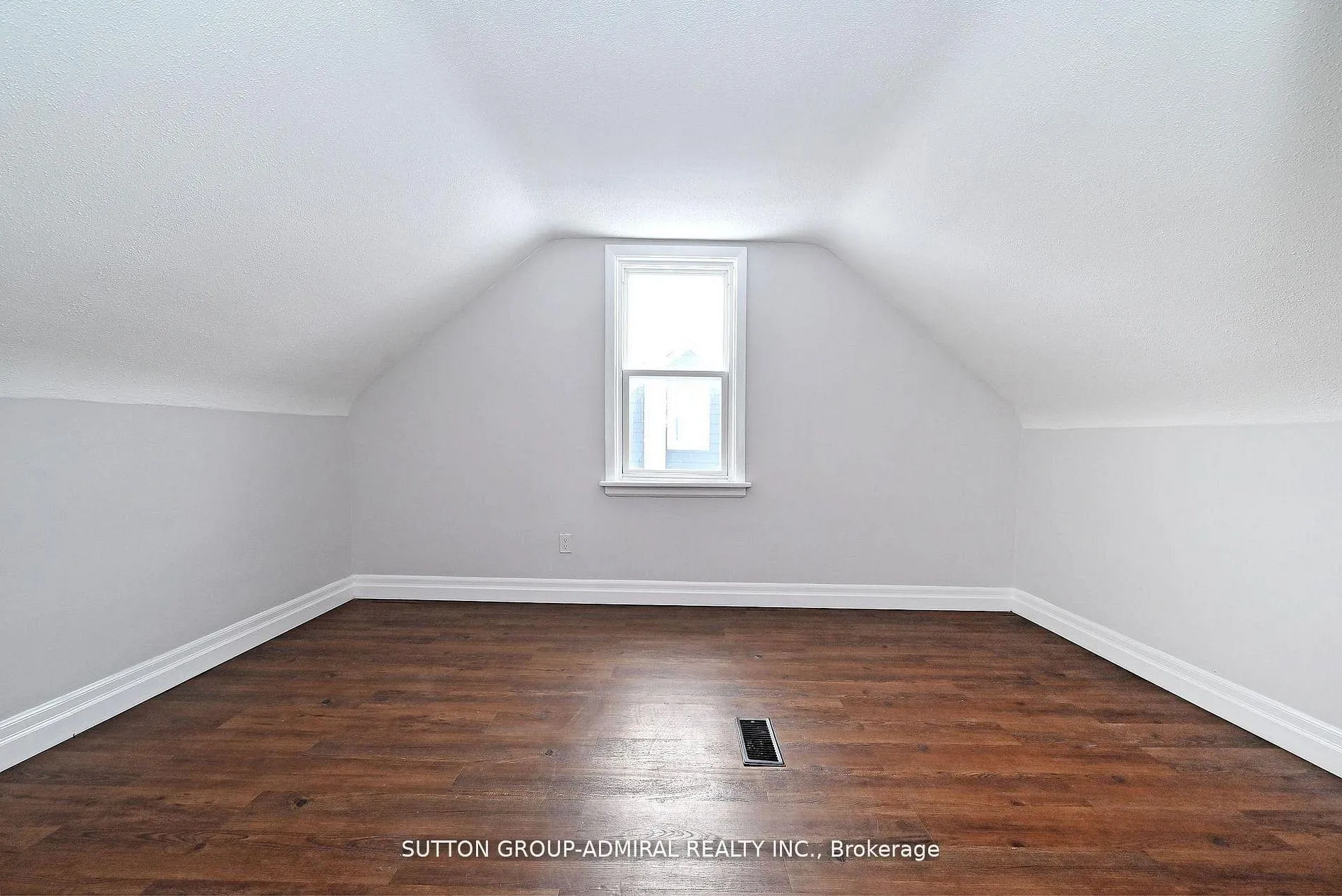 Photo 27 of 145 Ninth Avenue, Kitchener — HOMEH