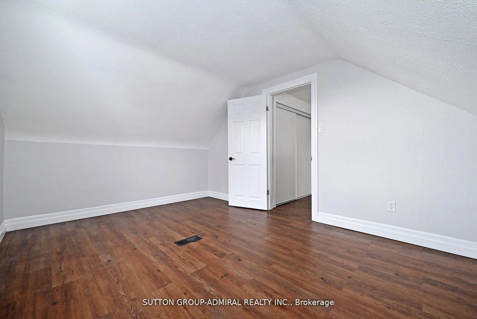 Photo 28 of 145 Ninth Avenue, Kitchener — HOMEH