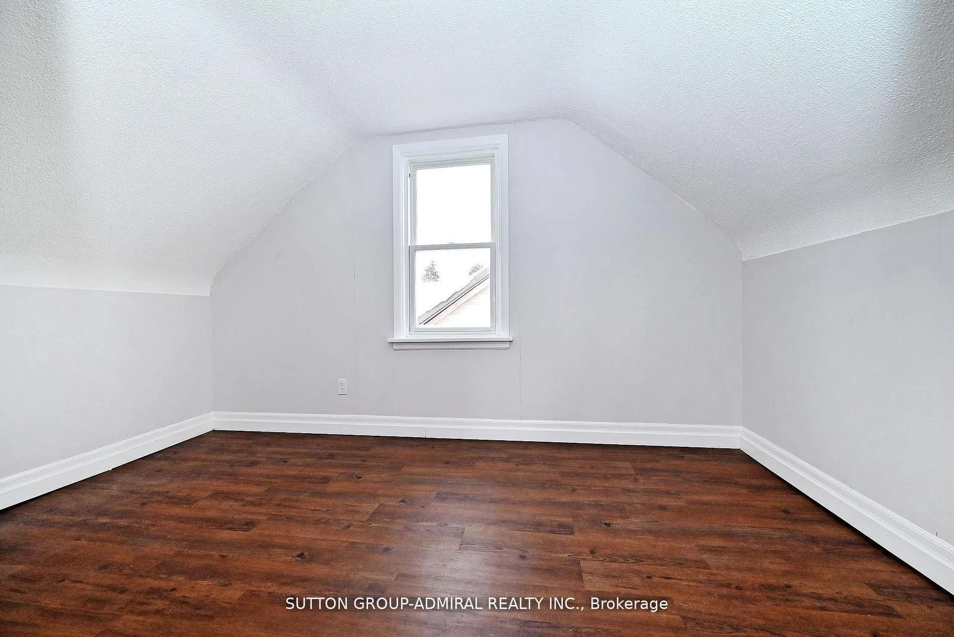Photo 29 of 145 Ninth Avenue, Kitchener — HOMEH