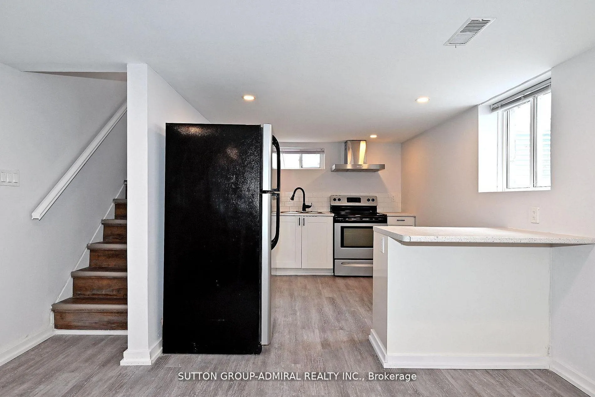 Photo 32 of 145 Ninth Avenue, Kitchener — HOMEH