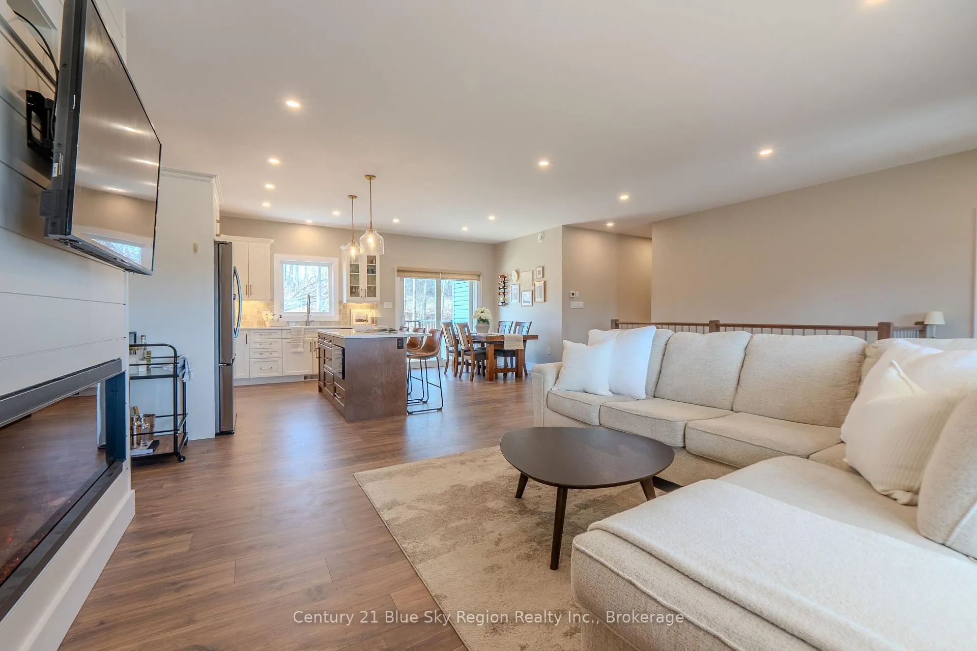 Photo 6 of 14 Evan Place, North Bay, Airport — HOMEH