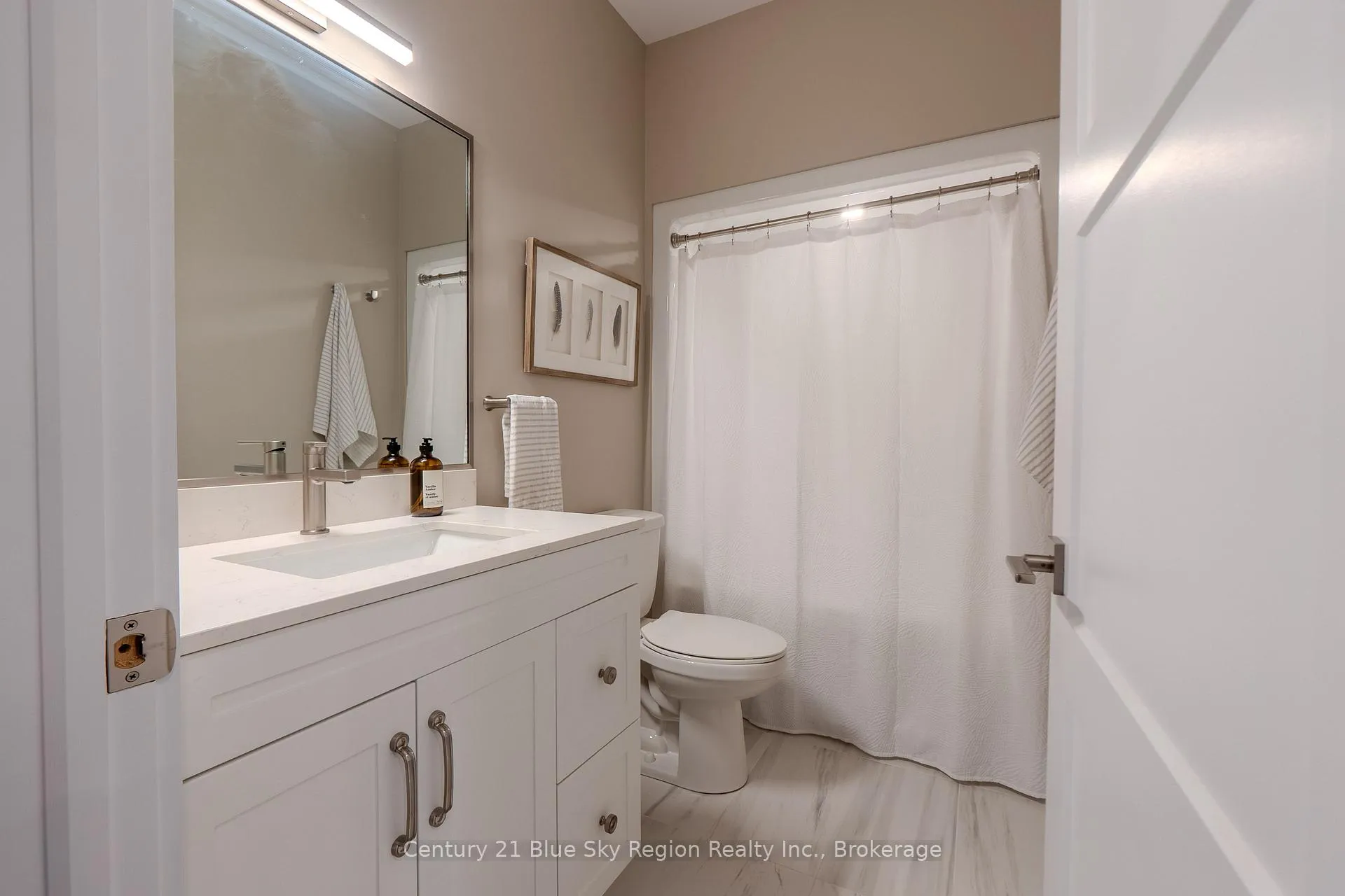 Photo 15 of 14 Evan Place, North Bay, Airport — HOMEH