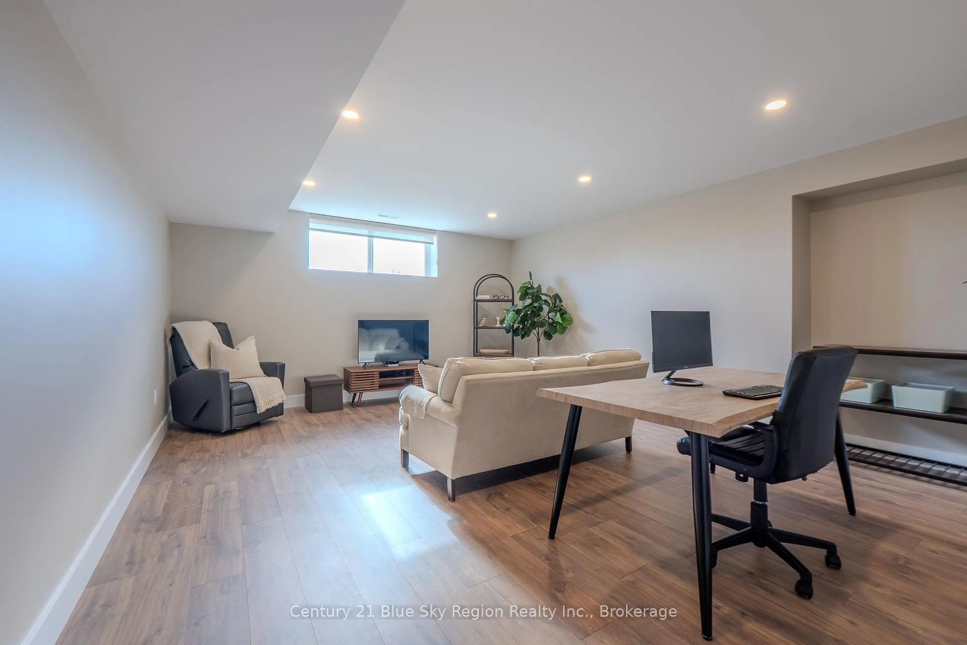 Photo 24 of 14 Evan Place, North Bay, Airport — HOMEH