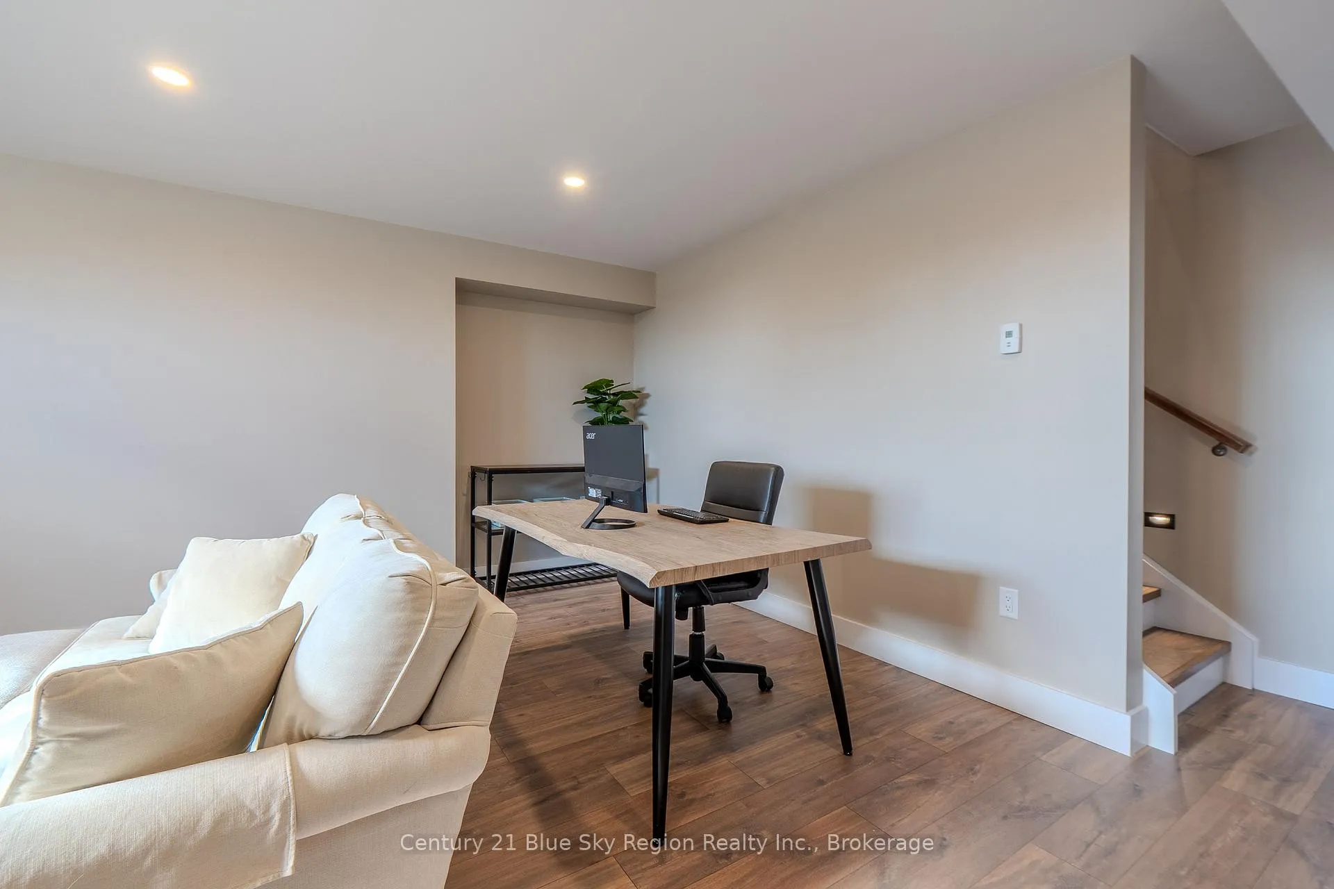 Photo 26 of 14 Evan Place, North Bay, Airport — HOMEH