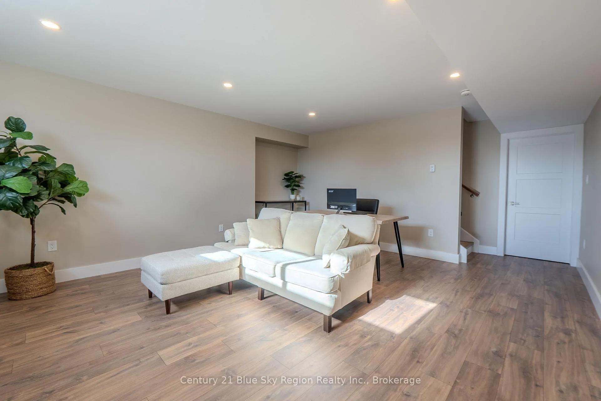 Photo 27 of 14 Evan Place, North Bay, Airport — HOMEH