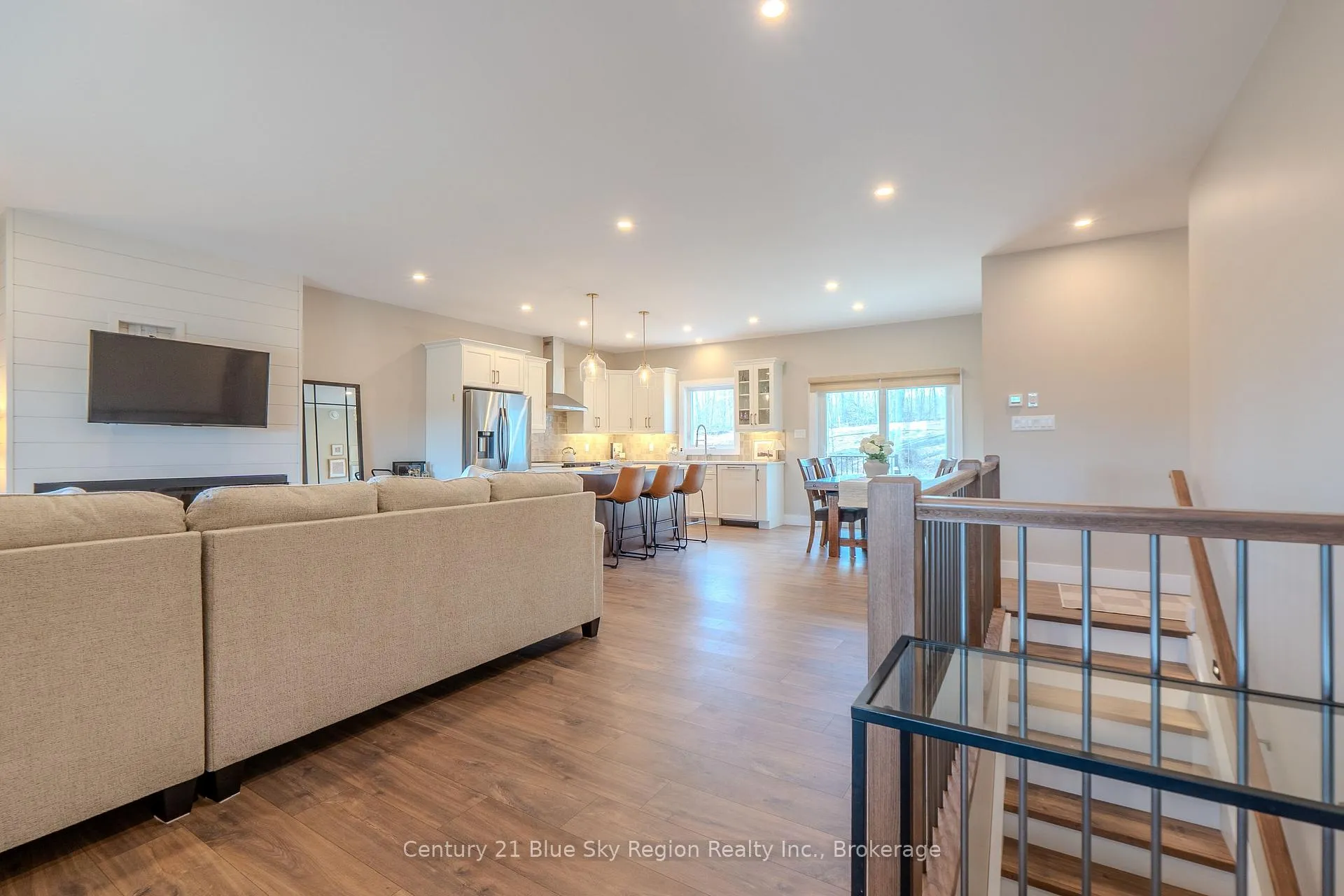 Photo 28 of 14 Evan Place, North Bay, Airport — HOMEH