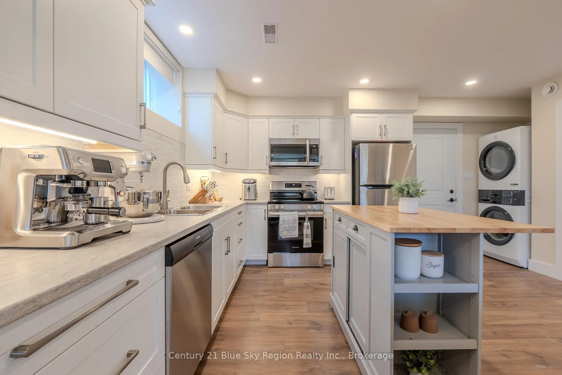 Photo 42 of 14 Evan Place, North Bay, Airport — HOMEH