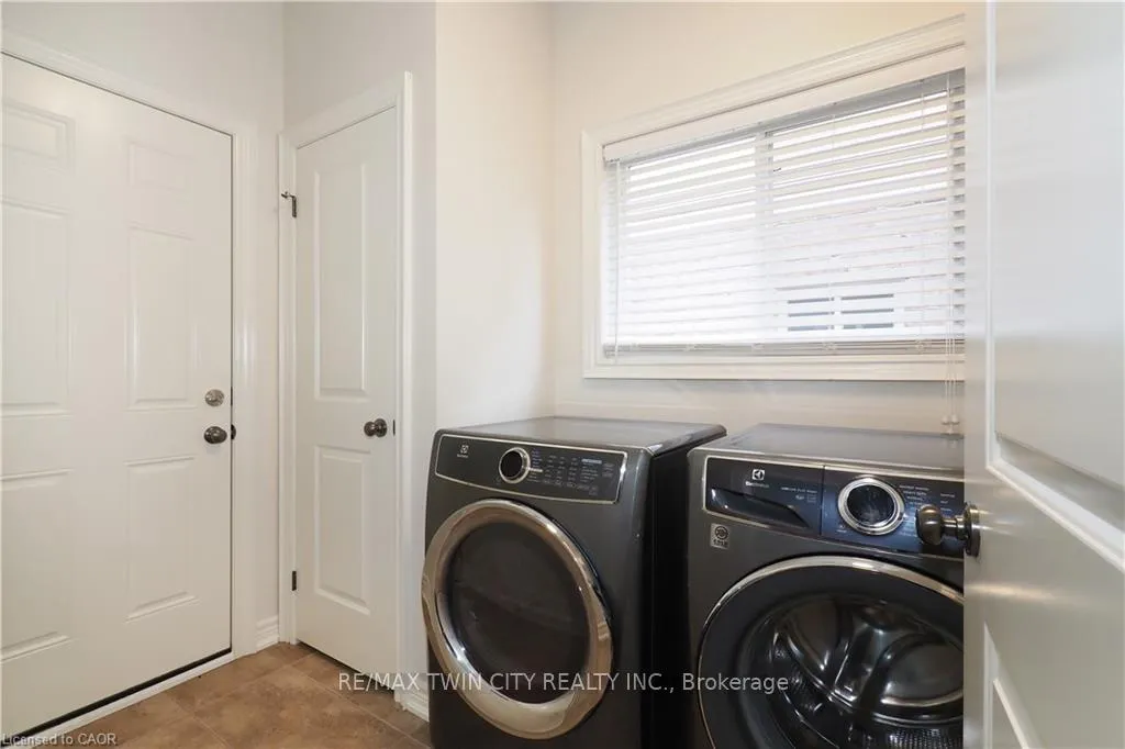 Photo 22 of 108 Hunsberger Drive, Wilmot — HOMEH