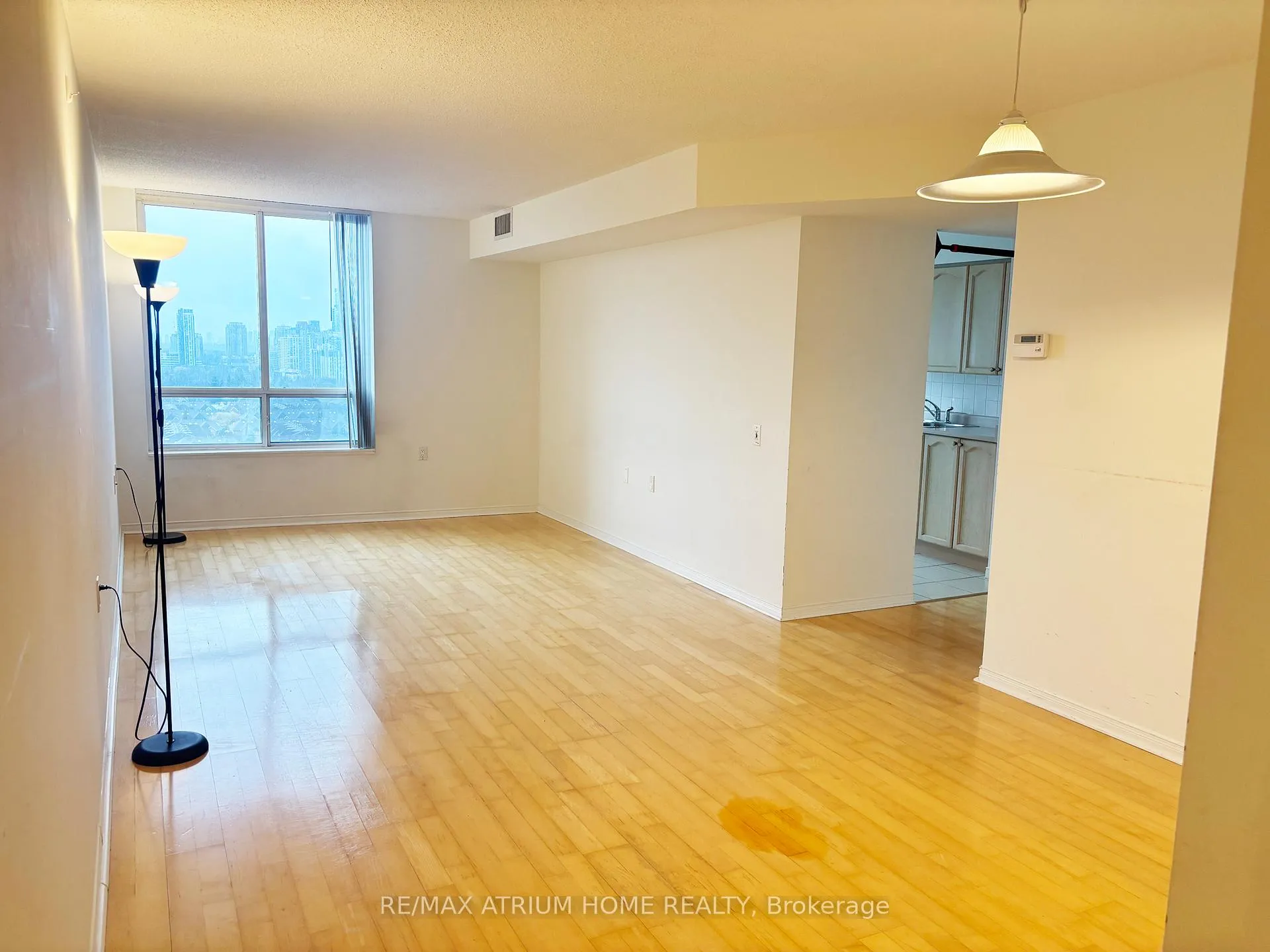 Photo 5 of Unit 1910, 35 Finch Avenue E, North York, Willowdale East — HOMEH