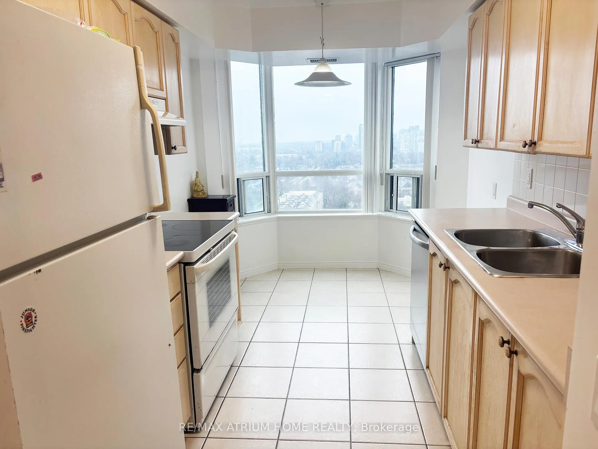 Photo 6 of Unit 1910, 35 Finch Avenue E, North York, Willowdale East — HOMEH