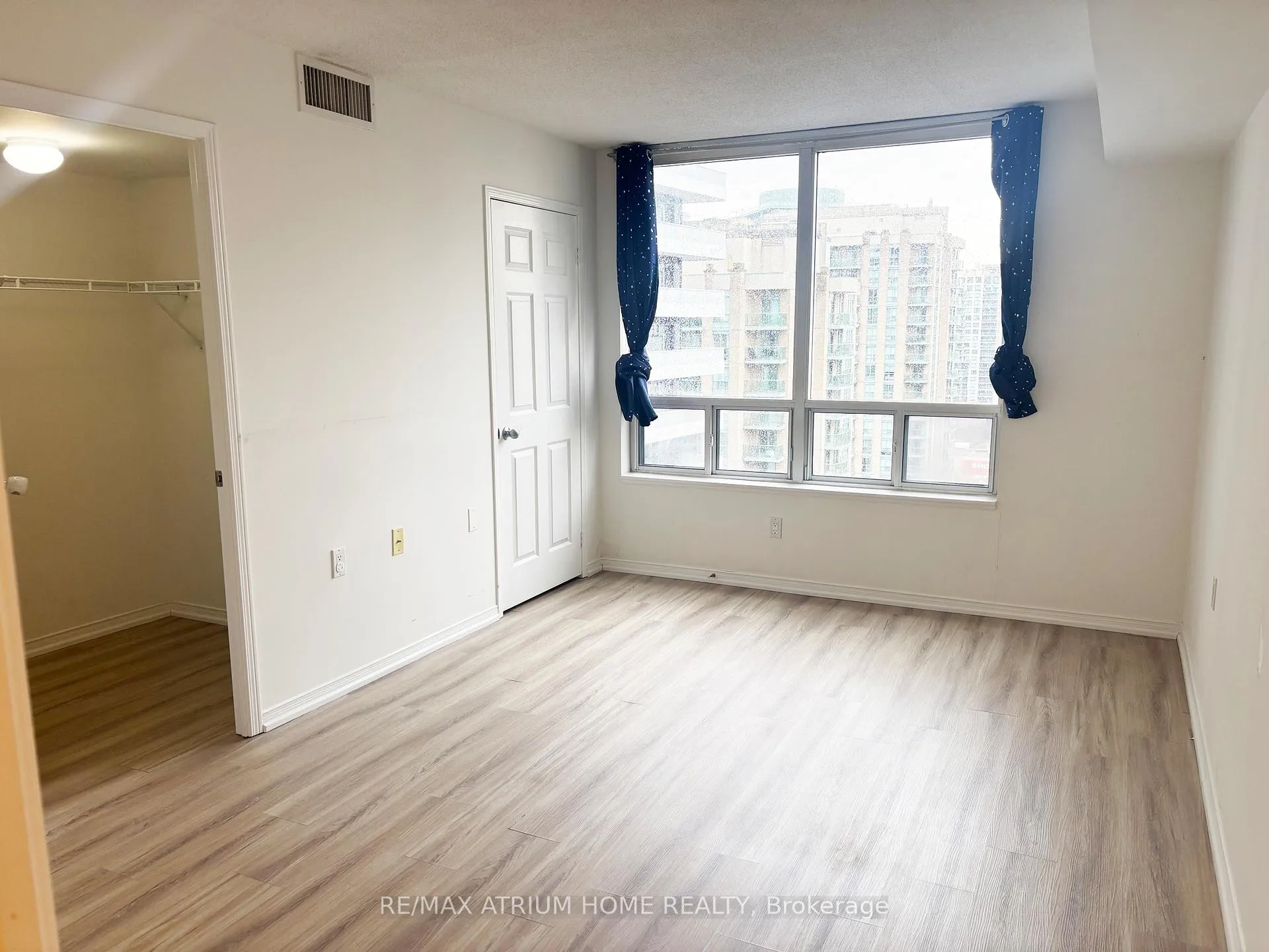 Photo 8 of Unit 1910, 35 Finch Avenue E, North York, Willowdale East — HOMEH