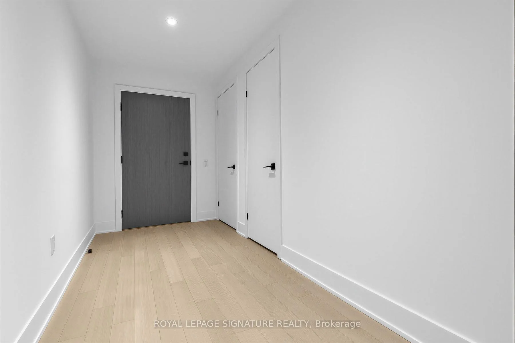 Photo 2 of Unit 203, 1888 Queen Street E, Toronto, The Beaches — HOMEH