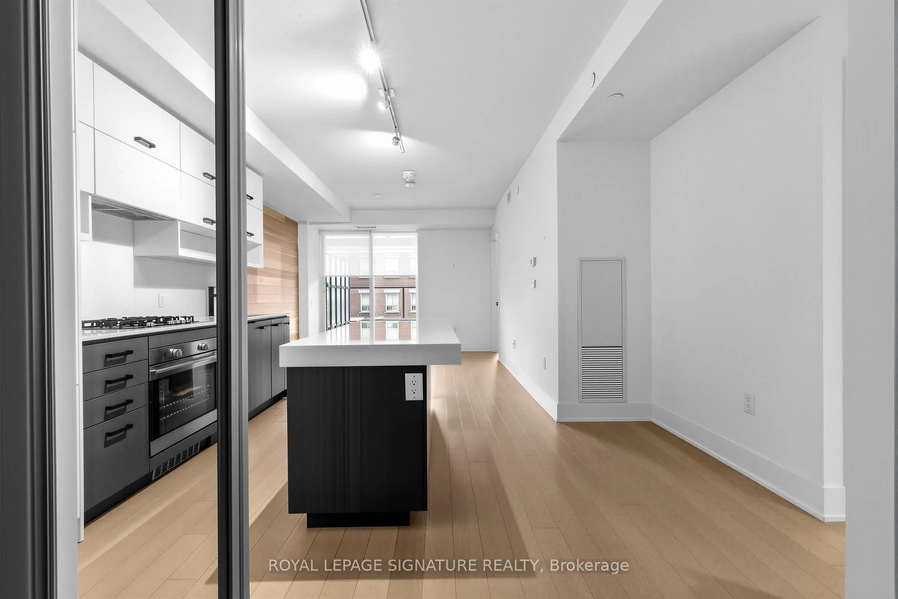 Photo 3 of Unit 203, 1888 Queen Street E, Toronto, The Beaches — HOMEH