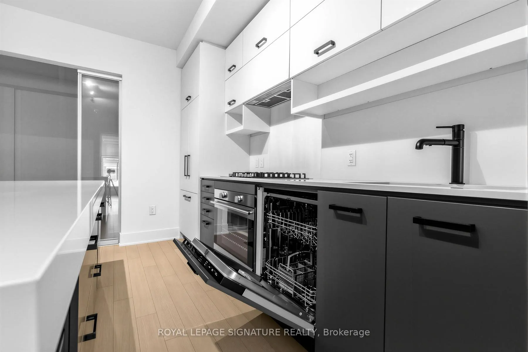 Photo 8 of Unit 203, 1888 Queen Street E, Toronto, The Beaches — HOMEH