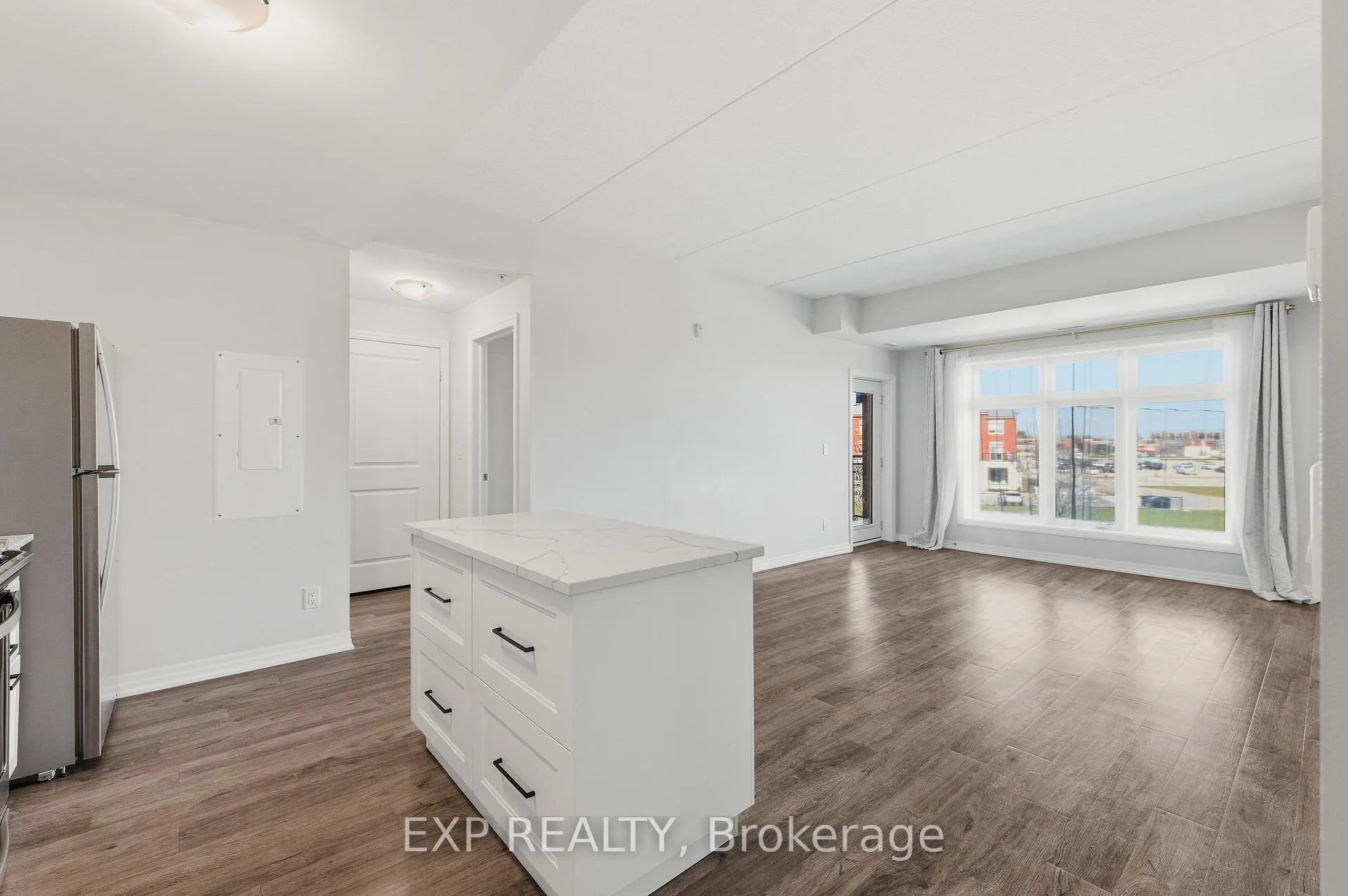 Photo 8 of Unit 206, 195 Commonwealth Street, Kitchener, Larentian West — HOMEH