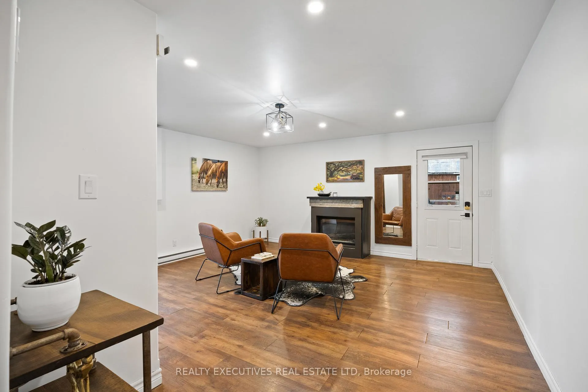 Photo 2 of 416 Main Street, North Dundas, Winchester — HOMEH