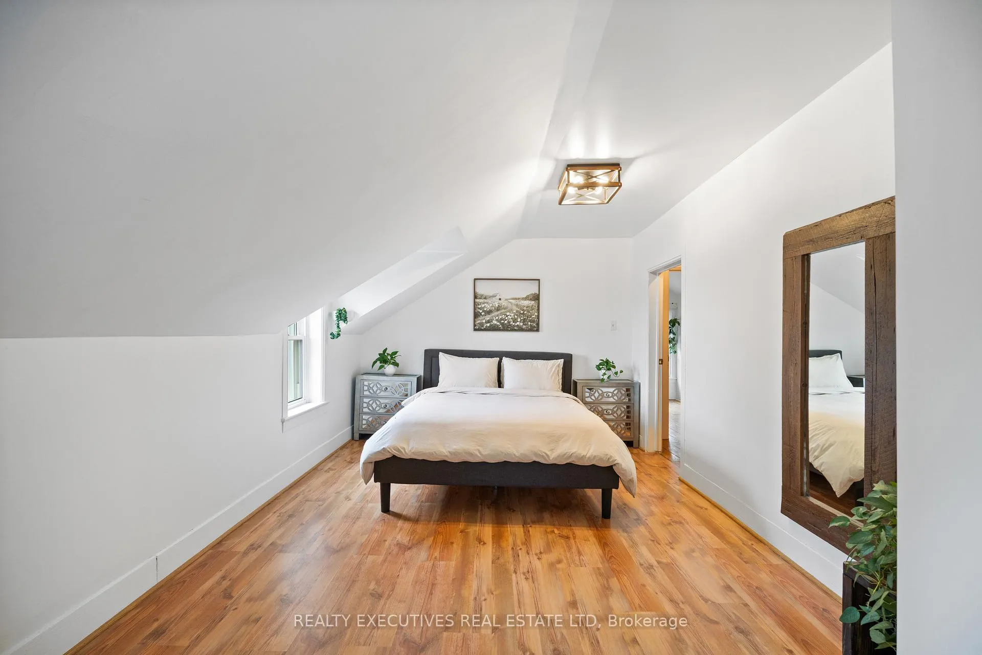 Photo 17 of 416 Main Street, North Dundas, Winchester — HOMEH