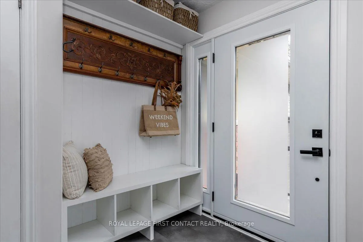 Photo 5 of 32 Springhome Road, Barrie, Allandale Heights — HOMEH