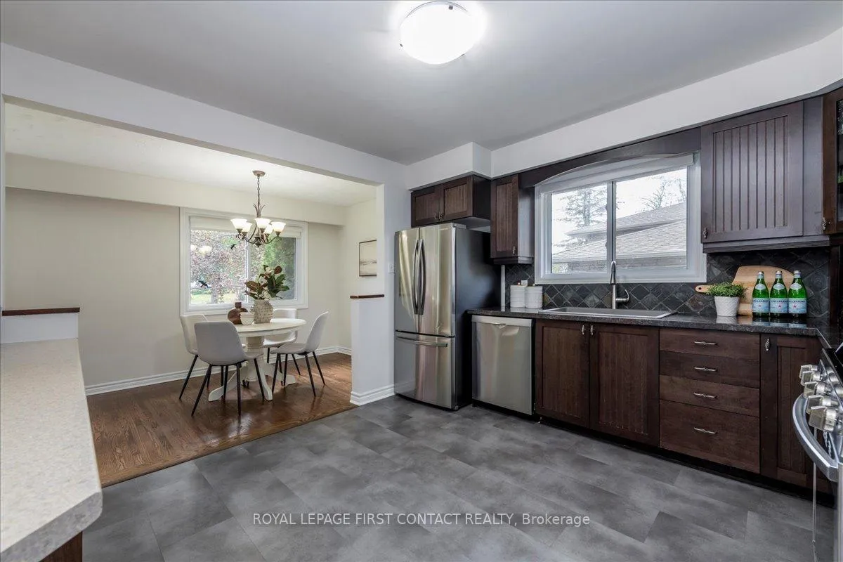 Photo 11 of 32 Springhome Road, Barrie, Allandale Heights — HOMEH