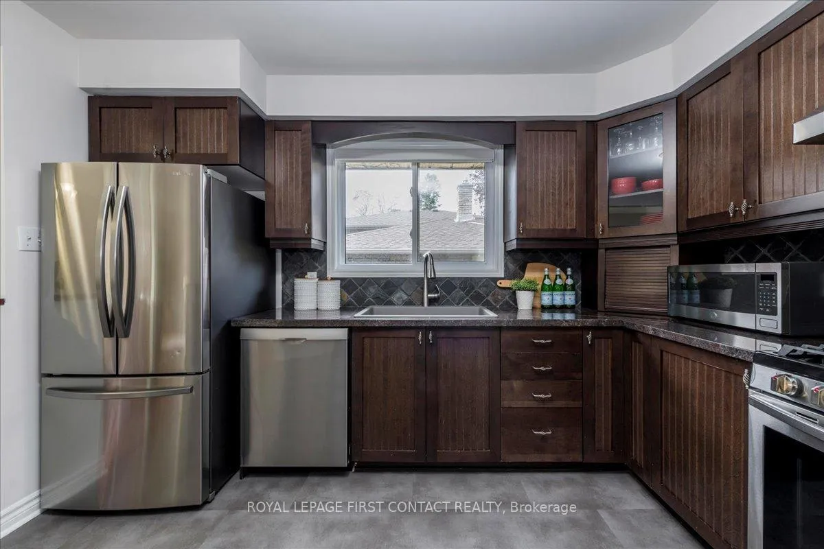 Photo 12 of 32 Springhome Road, Barrie, Allandale Heights — HOMEH