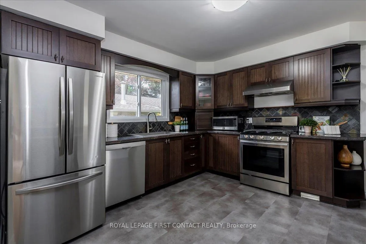 Photo 13 of 32 Springhome Road, Barrie, Allandale Heights — HOMEH