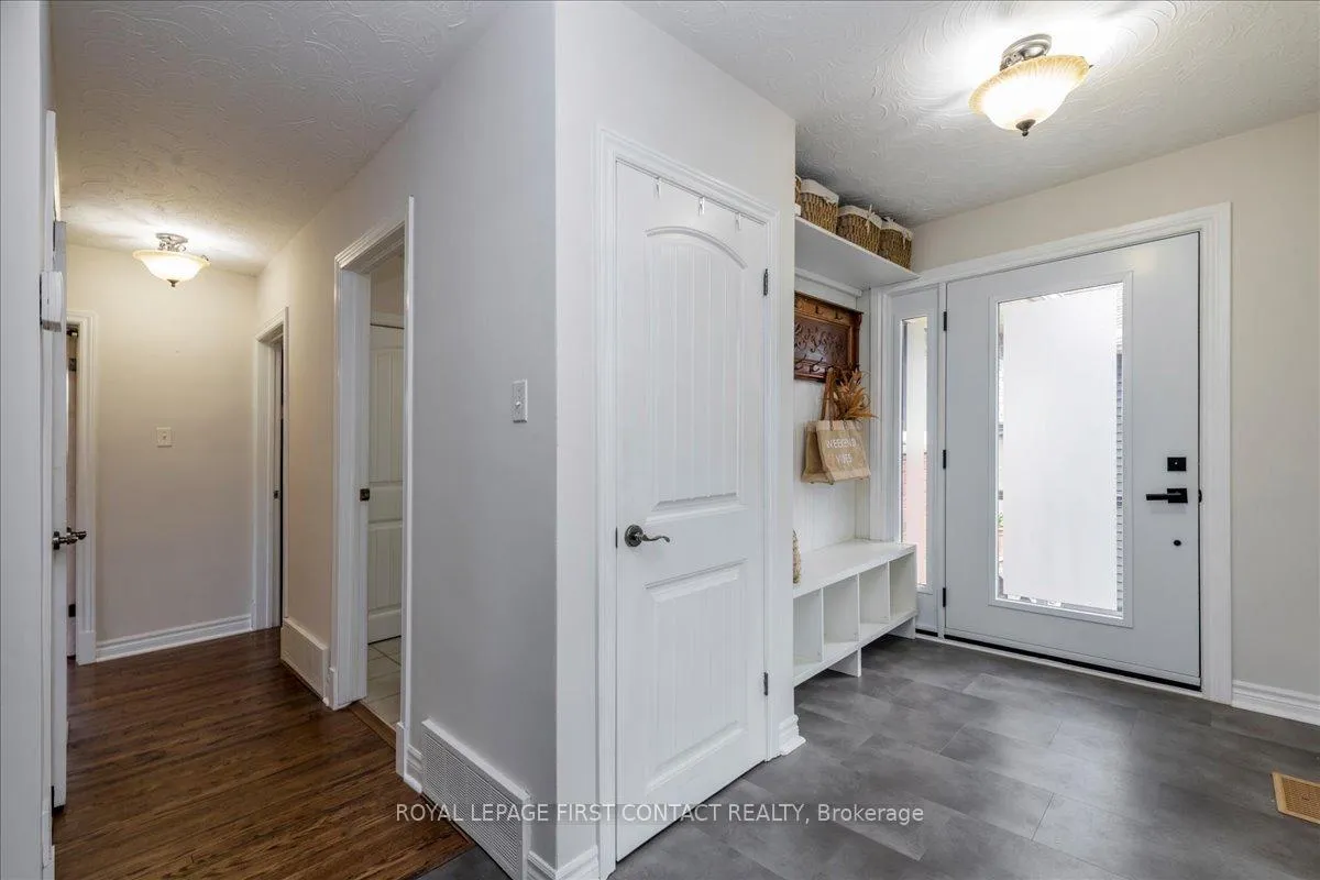 Photo 15 of 32 Springhome Road, Barrie, Allandale Heights — HOMEH