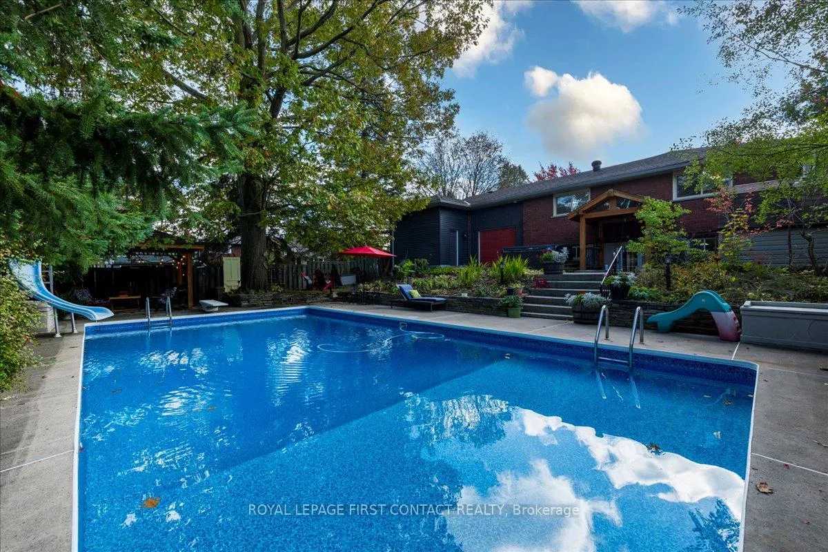 Photo 35 of 32 Springhome Road, Barrie, Allandale Heights — HOMEH
