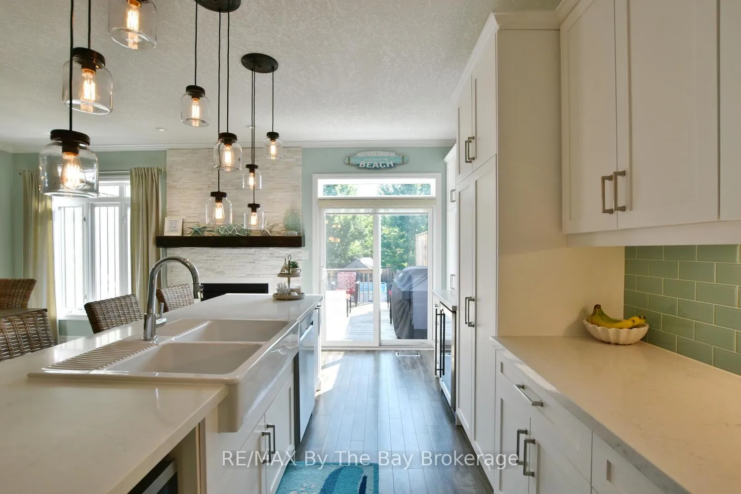 Photo 5 of 121 45th Street N, Wasaga Beach — HOMEH