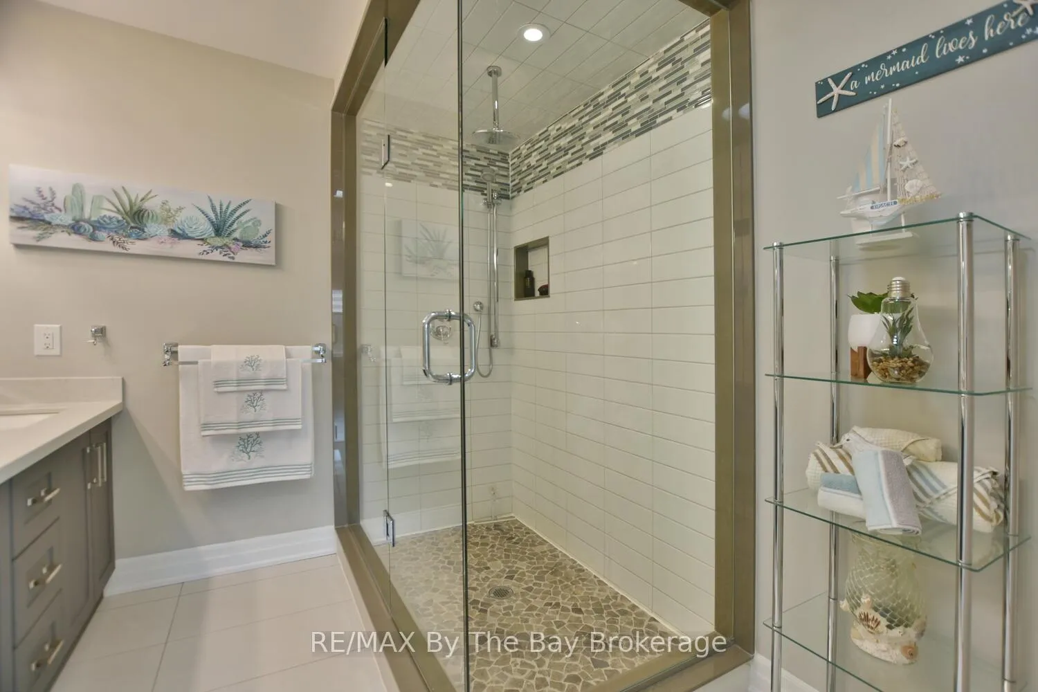 Photo 22 of 121 45th Street N, Wasaga Beach — HOMEH