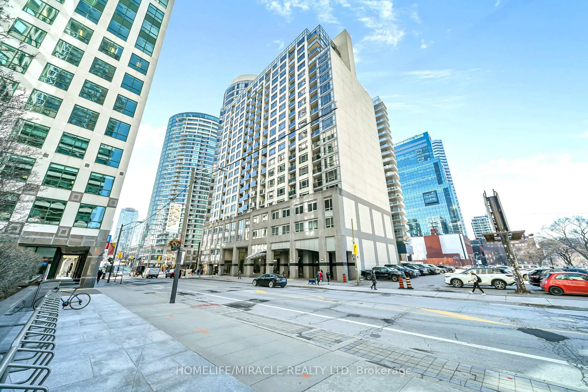Photo 3 of Unit 1615, 20 Blue Jays Way, Toronto, Waterfront Communities — HOMEH