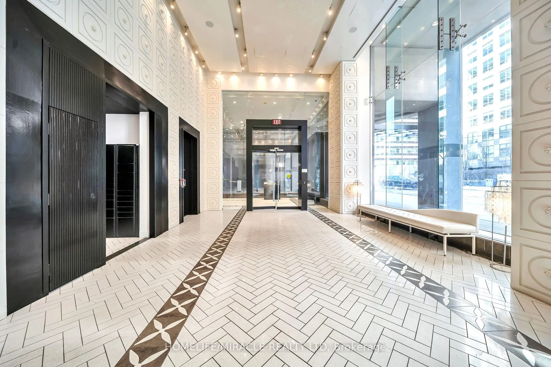 Photo 8 of Unit 1615, 20 Blue Jays Way, Toronto, Waterfront Communities — HOMEH