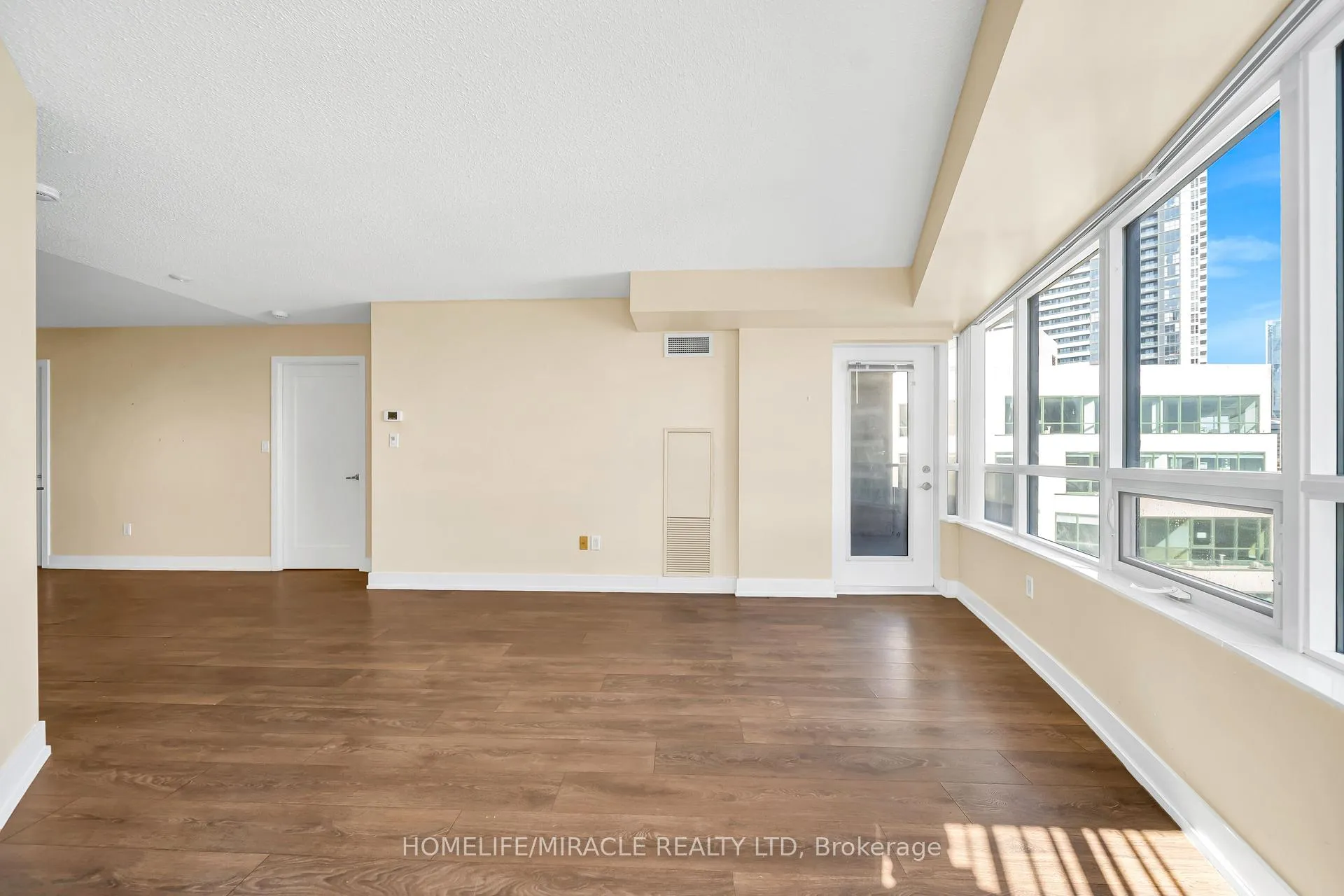 Photo 30 of Unit 1615, 20 Blue Jays Way, Toronto, Waterfront Communities — HOMEH