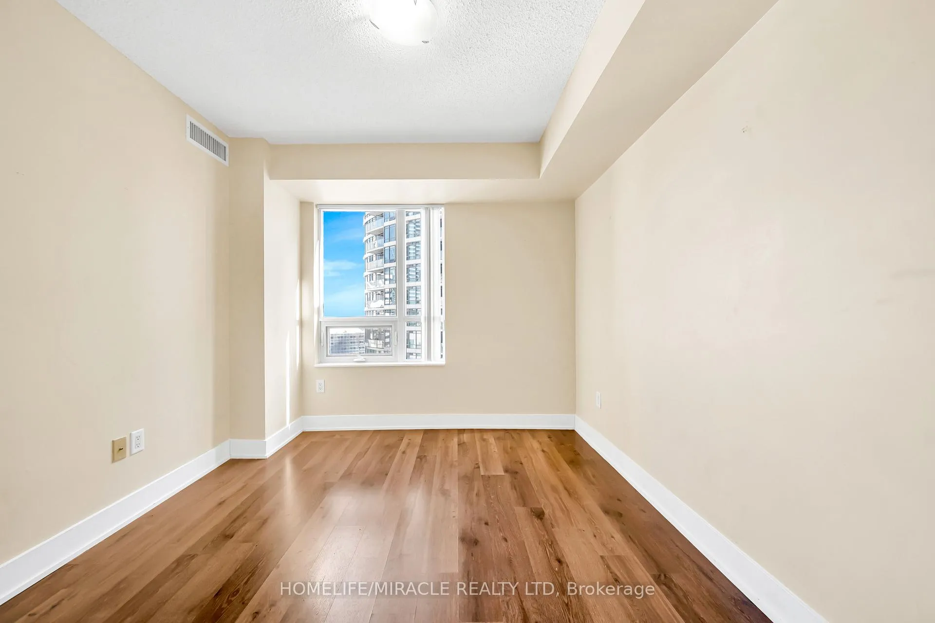 Photo 32 of Unit 1615, 20 Blue Jays Way, Toronto, Waterfront Communities — HOMEH