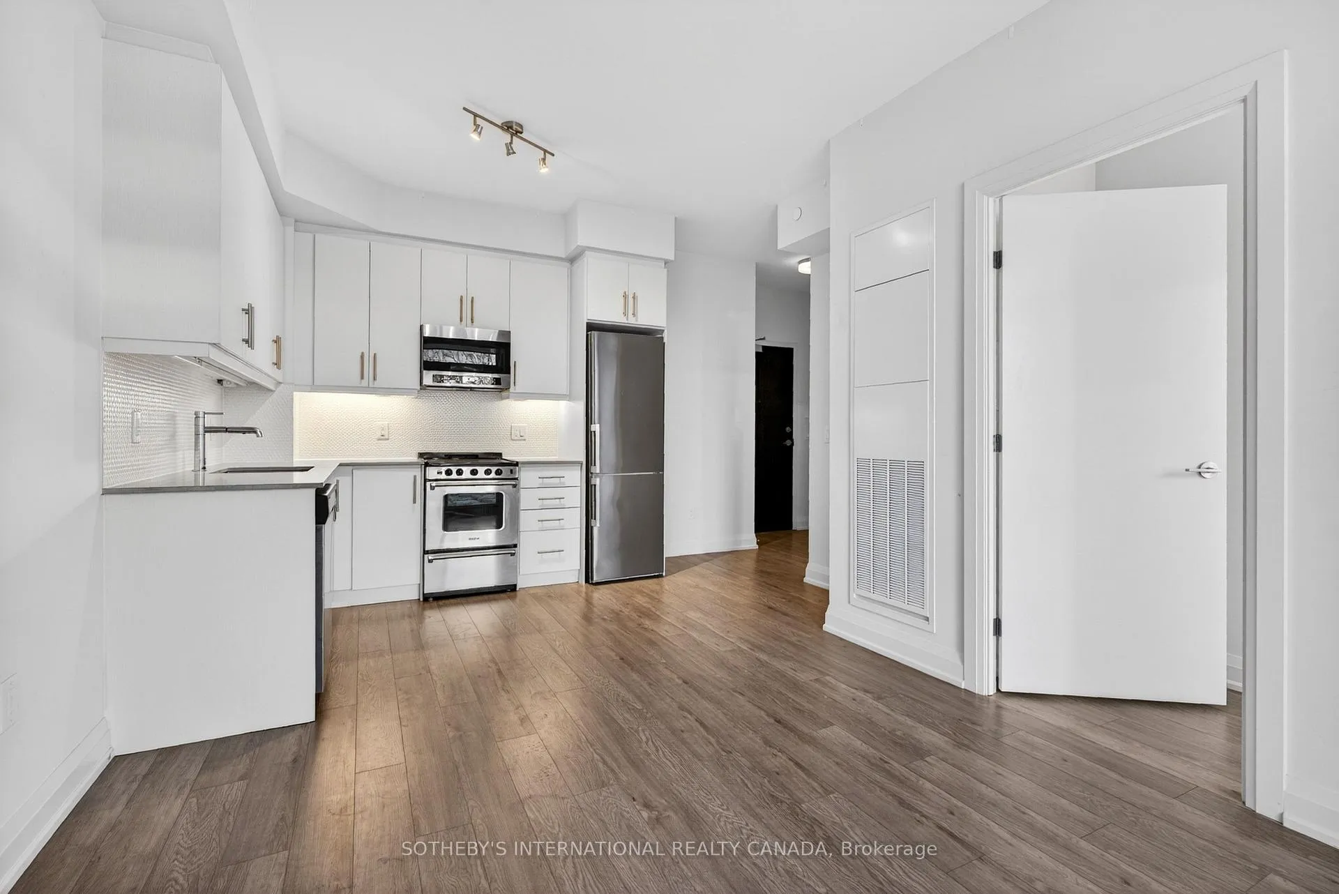 Photo 9 of Unit 313, 212 King William Street E, Hamilton, Beasley — HOMEH