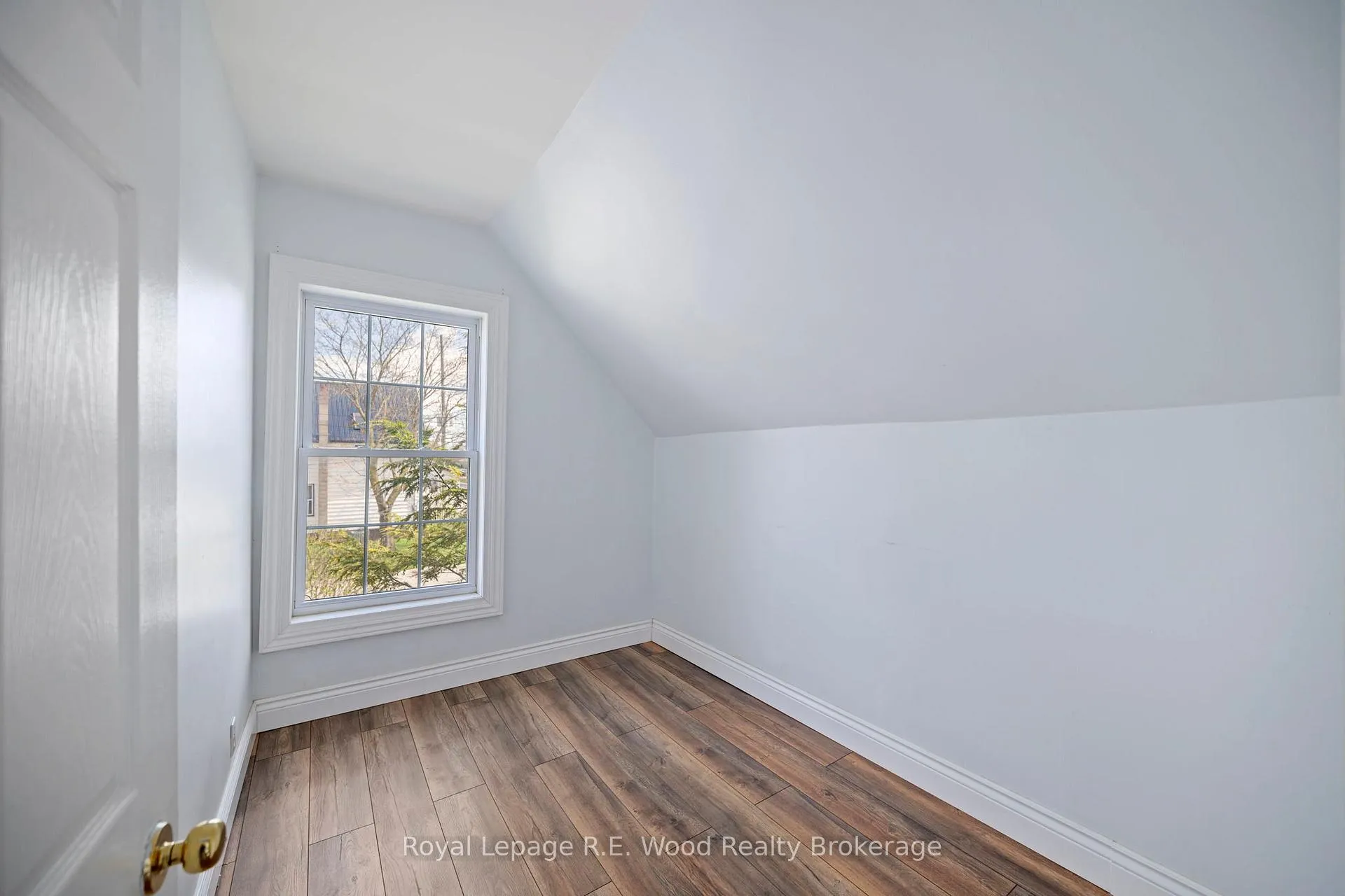 Photo 26 of 23 Spruce Street W, Aylmer — HOMEH