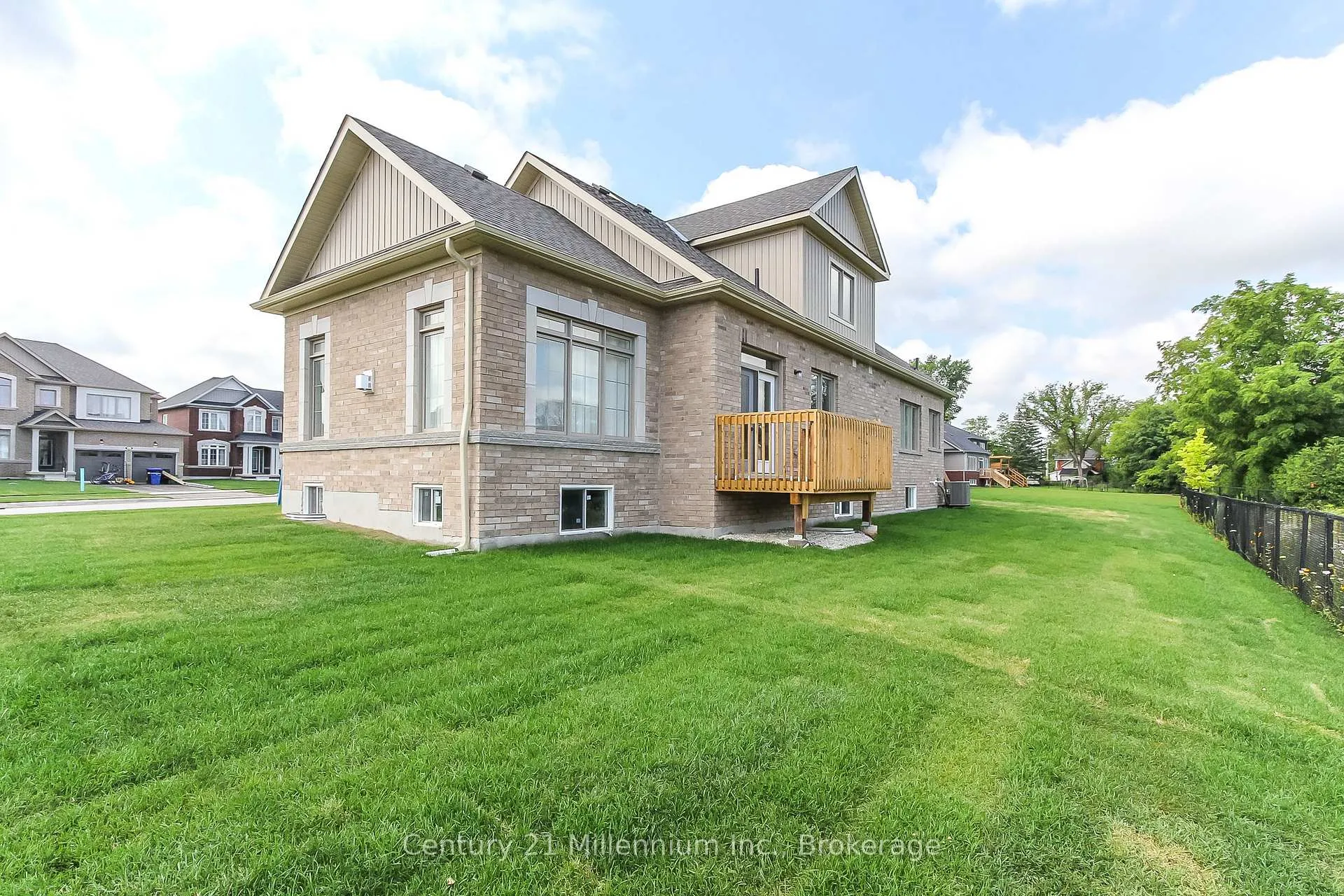 Photo 2 of 51 Tracey Lane, Collingwood — HOMEH