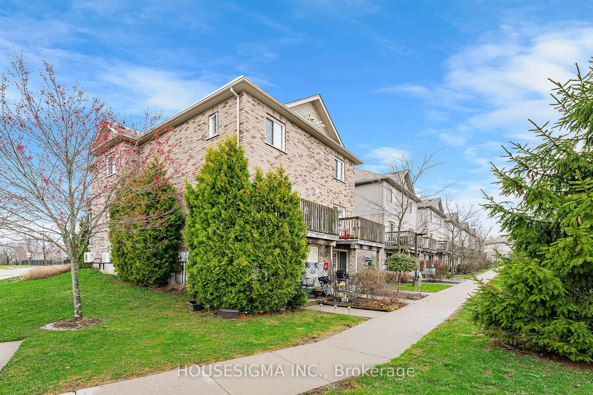 Photo 2 of Unit 124, 35 Mountford Drive, Guelph, Grange Road — HOMEH