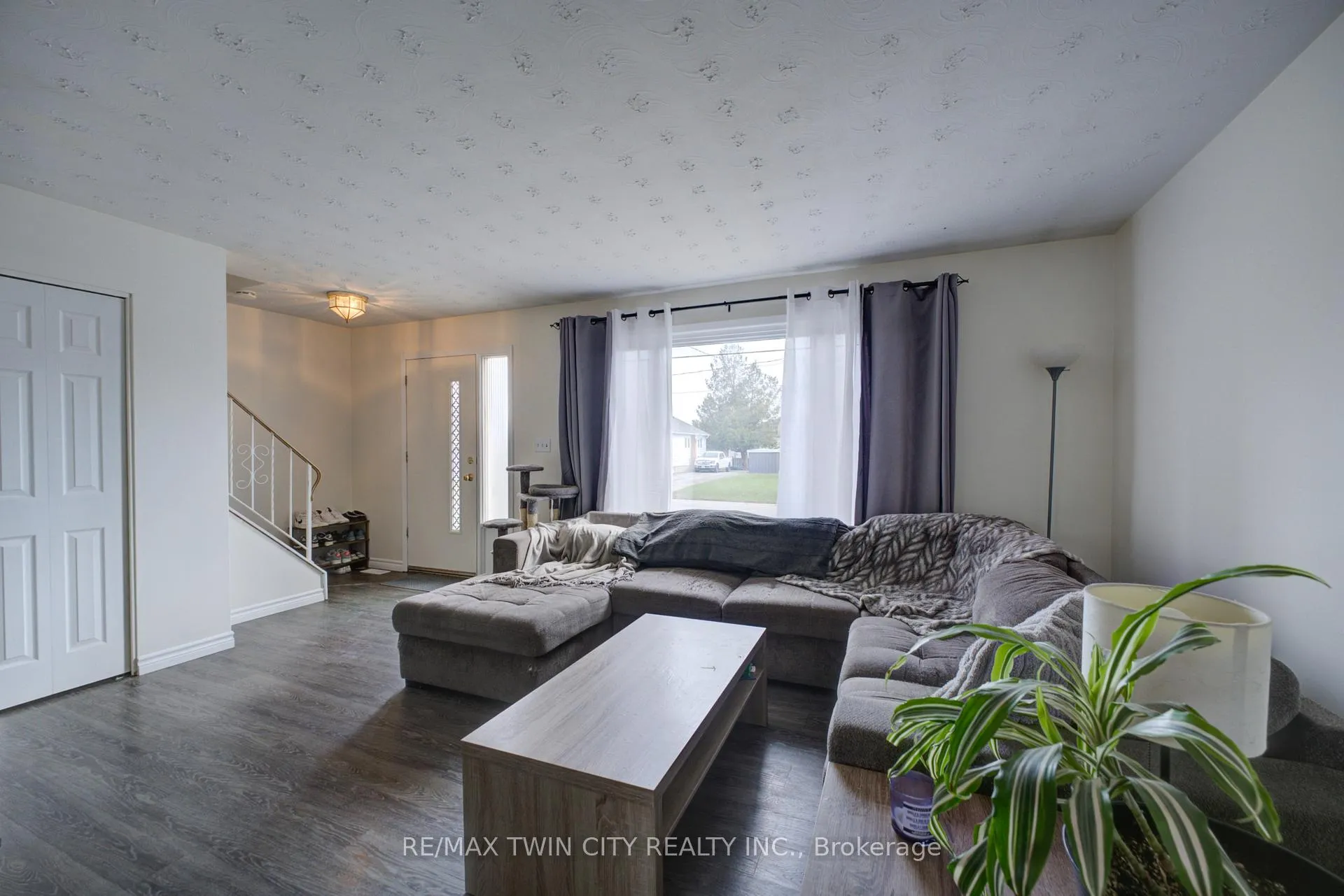 Photo 3 of Unit B, 32 Morley Avenue, Brantford — HOMEH