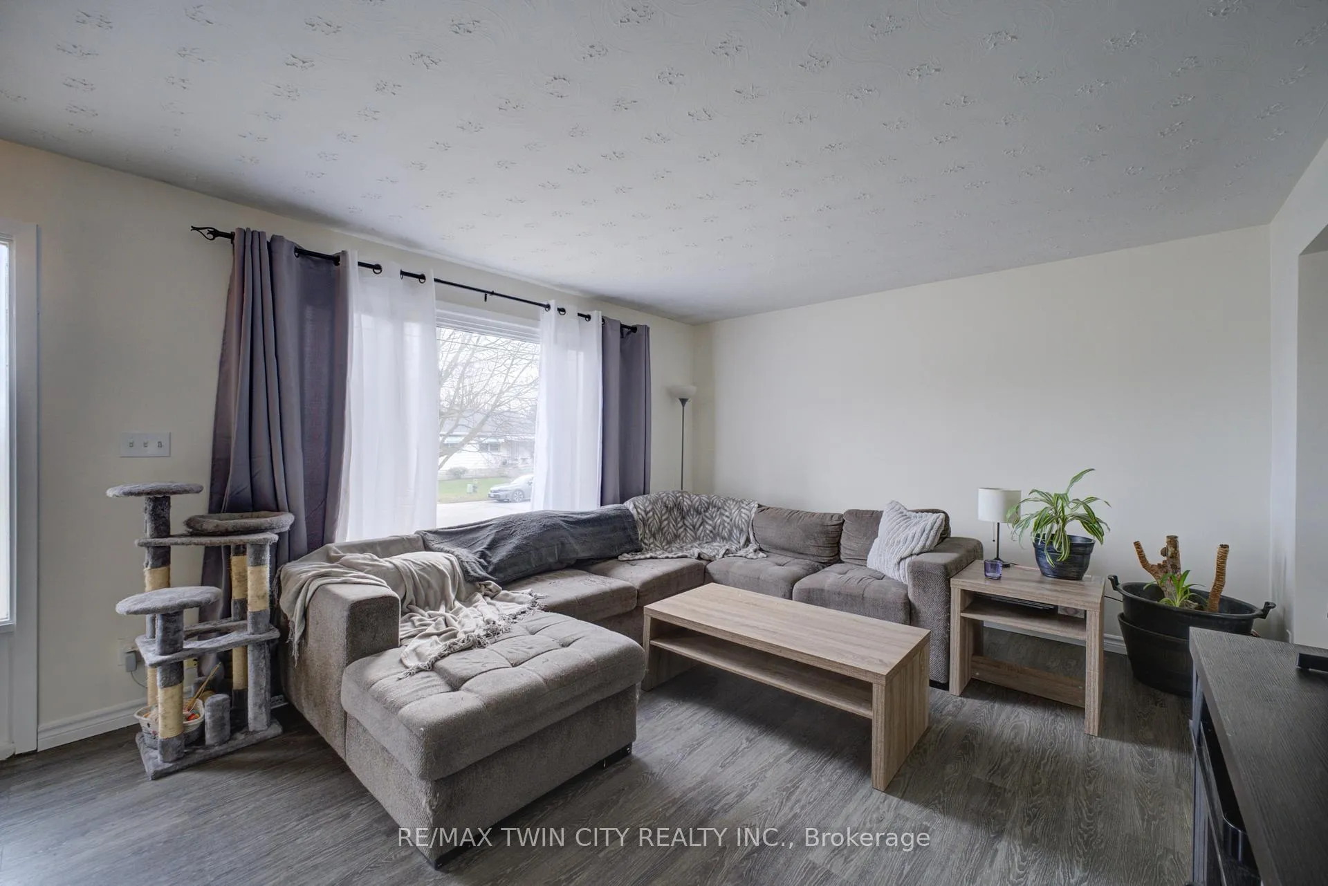 Photo 4 of Unit B, 32 Morley Avenue, Brantford — HOMEH
