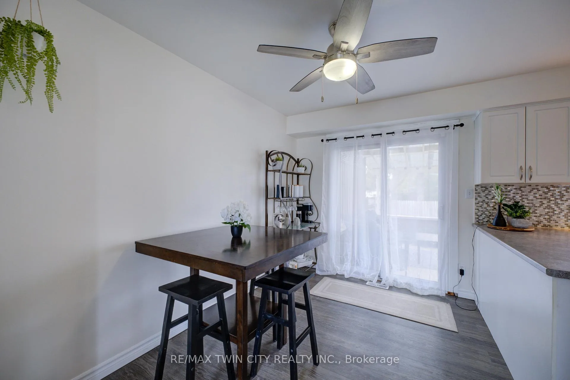 Photo 8 of Unit B, 32 Morley Avenue, Brantford — HOMEH
