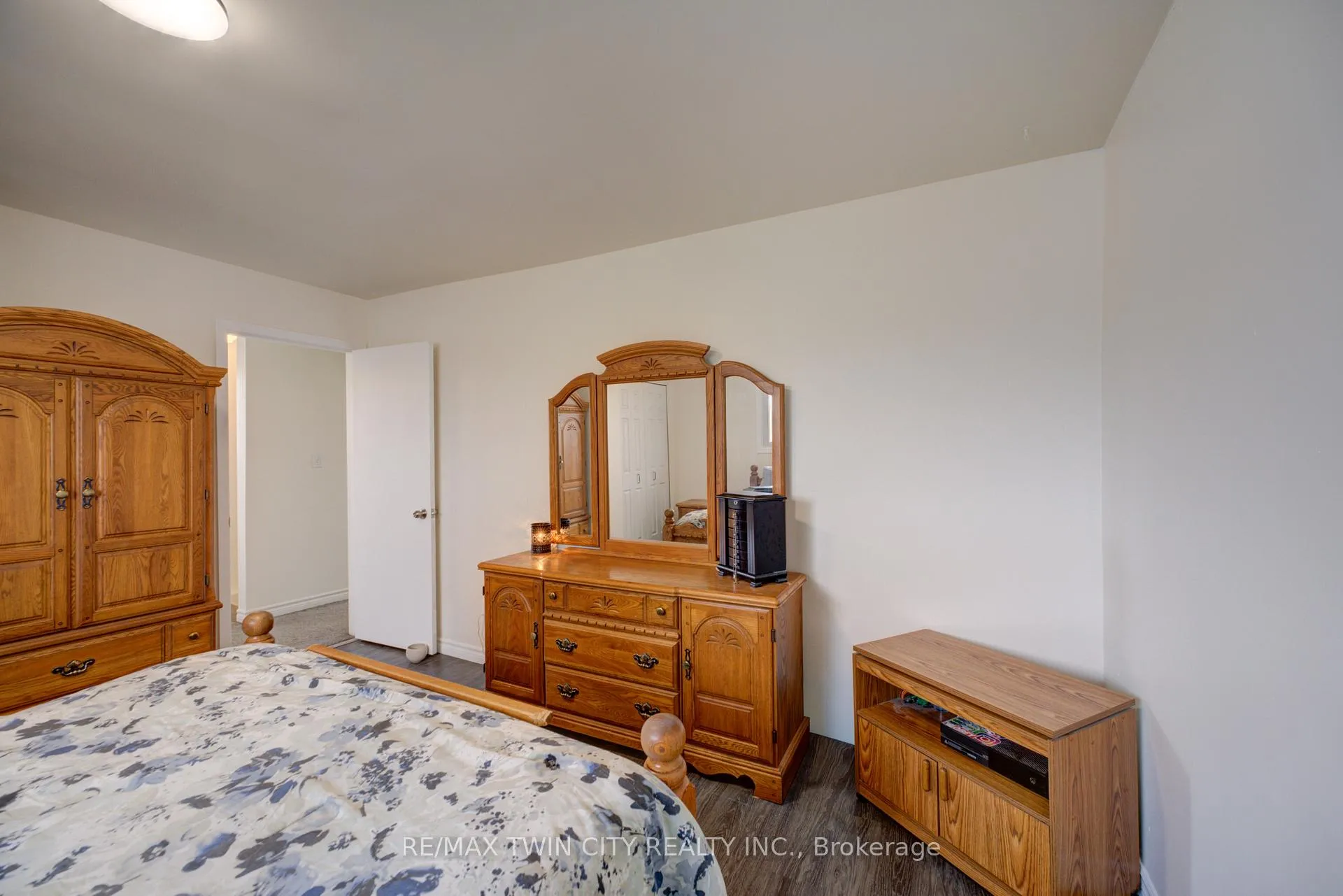 Photo 16 of Unit B, 32 Morley Avenue, Brantford — HOMEH