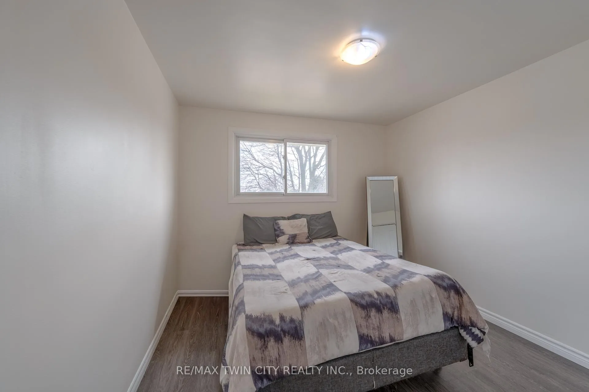 Photo 17 of Unit B, 32 Morley Avenue, Brantford — HOMEH