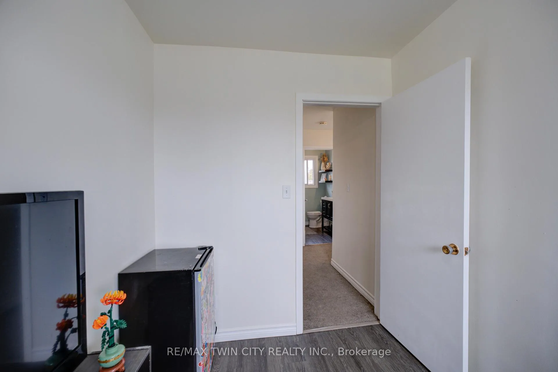 Photo 20 of Unit B, 32 Morley Avenue, Brantford — HOMEH
