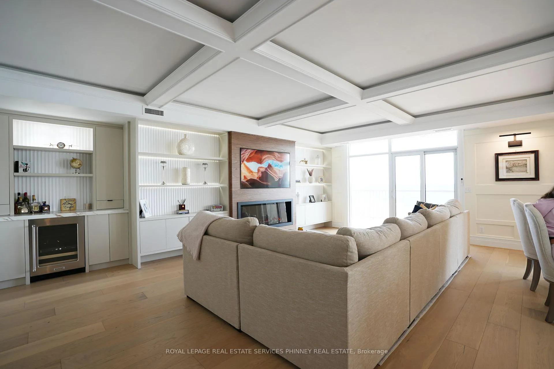 Photo 4 of Unit 904, 1477 Lakeshore Road, Burlington, Brant — HOMEH