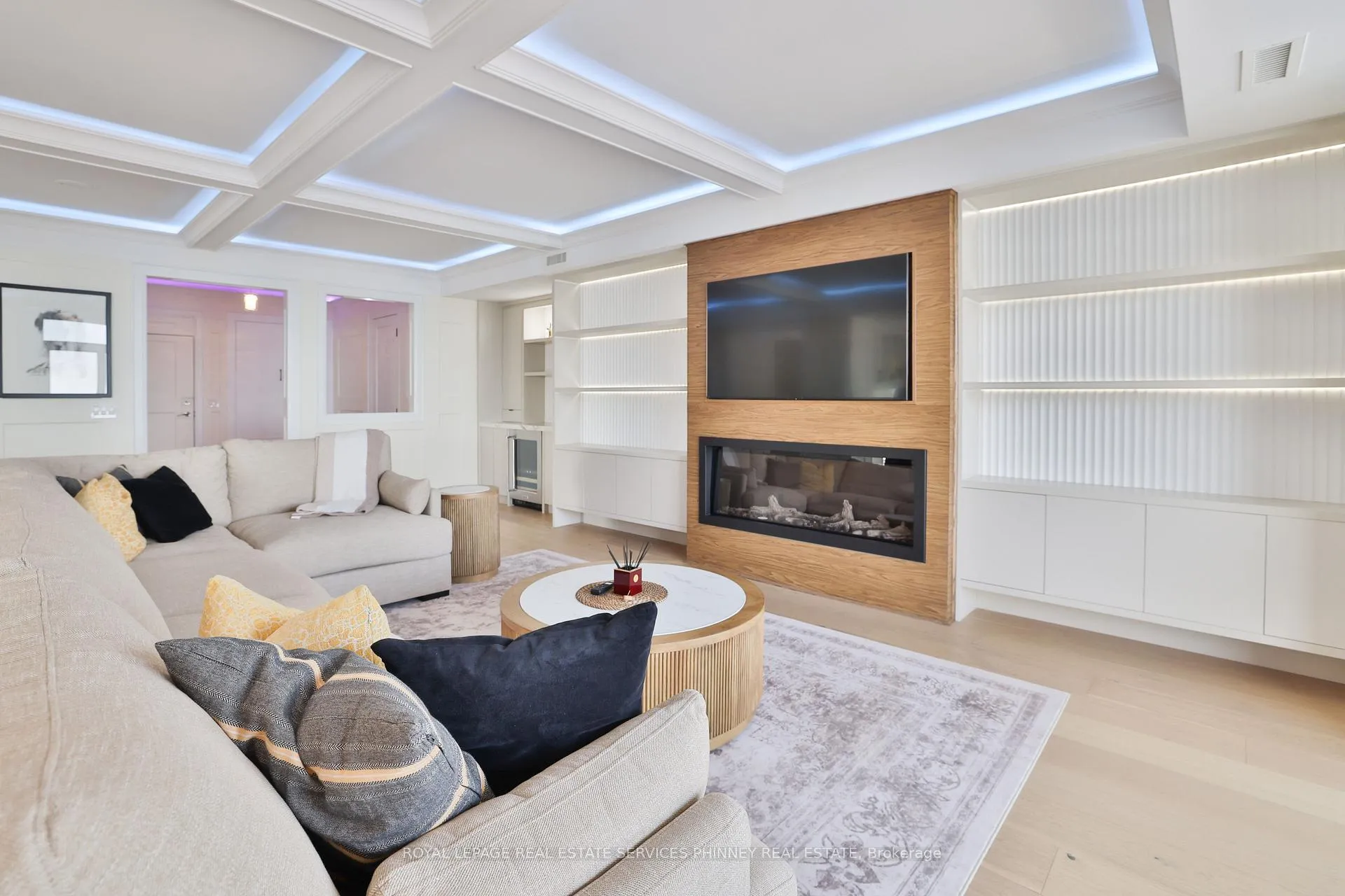 Photo 6 of Unit 904, 1477 Lakeshore Road, Burlington, Brant — HOMEH